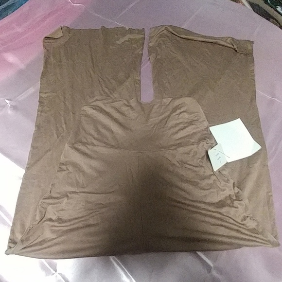 E & k taupe pants sz small - Picture 3 of 4